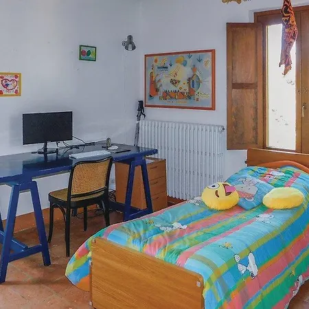 Three-bedroom Holiday In Amelia Сasa de vacaciones